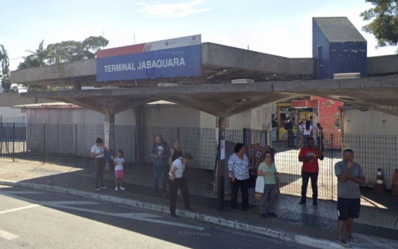 Passageira é atingida por objeto enquanto aguardava trem em plataforma de metrô | abc+