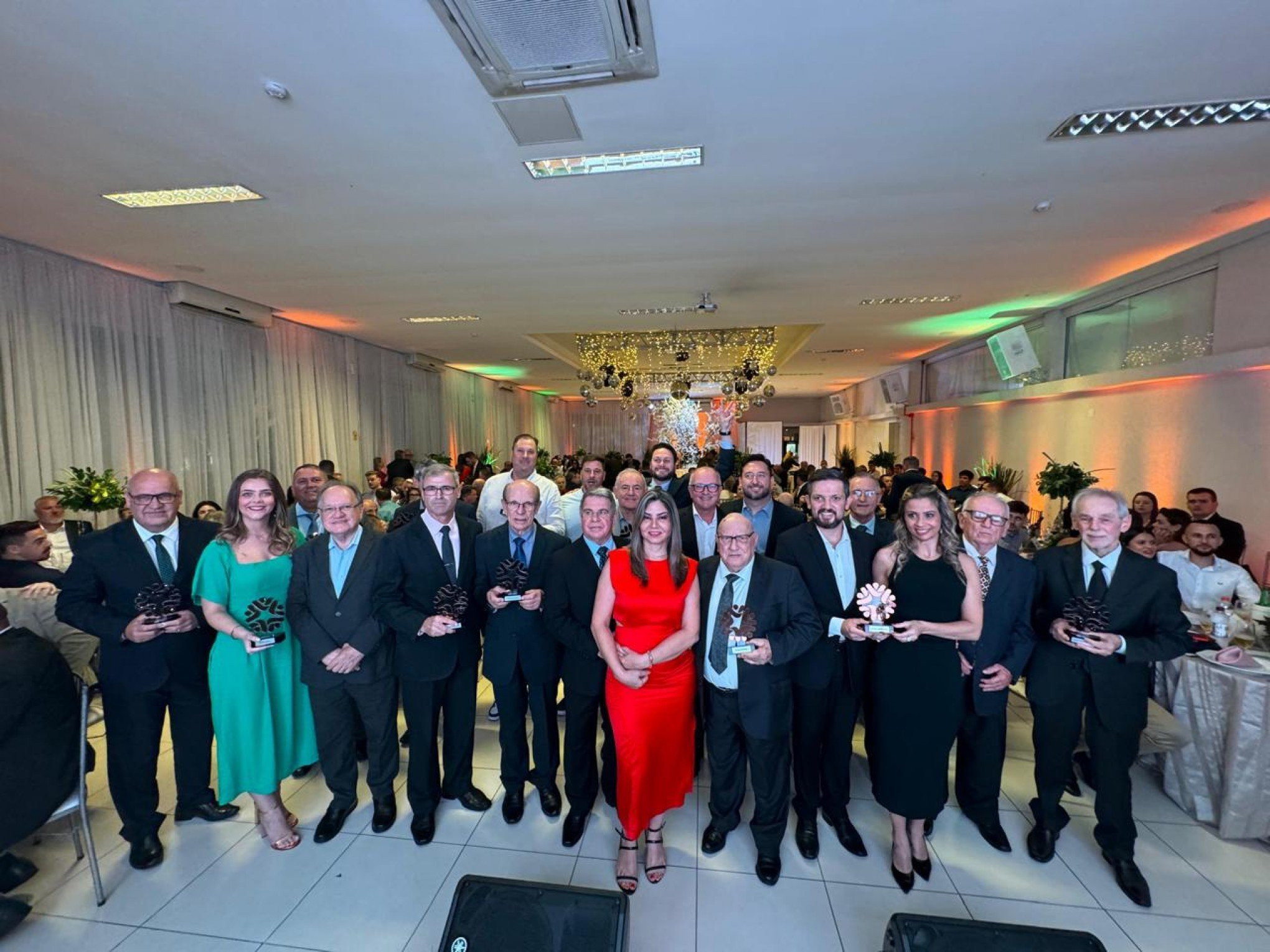 Acise de Esteio festeja 69 anos com entrega do Troféu Mérito Empresarial