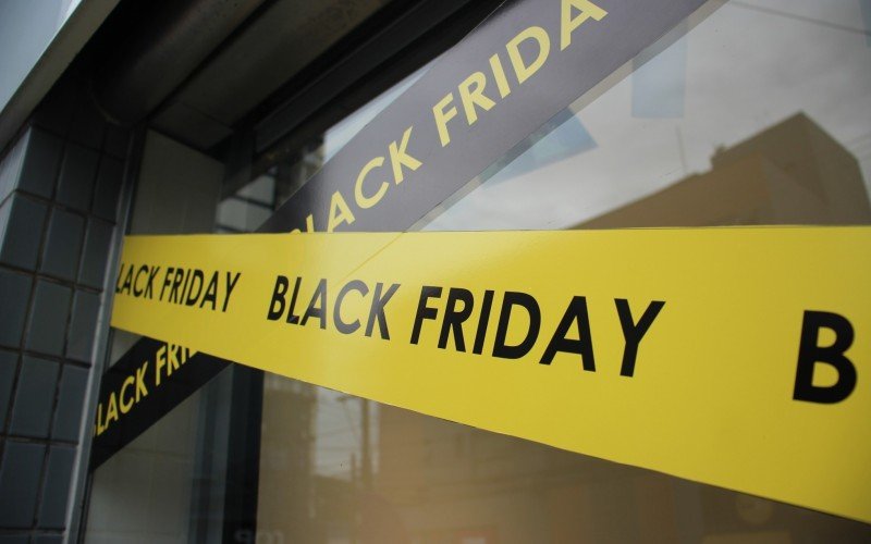 Blackfriday movimenta o comércio da região