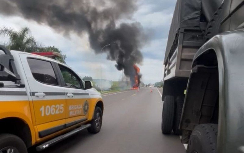 Incêndio em caminhão na RS-240 causou bloqueio total | abc+