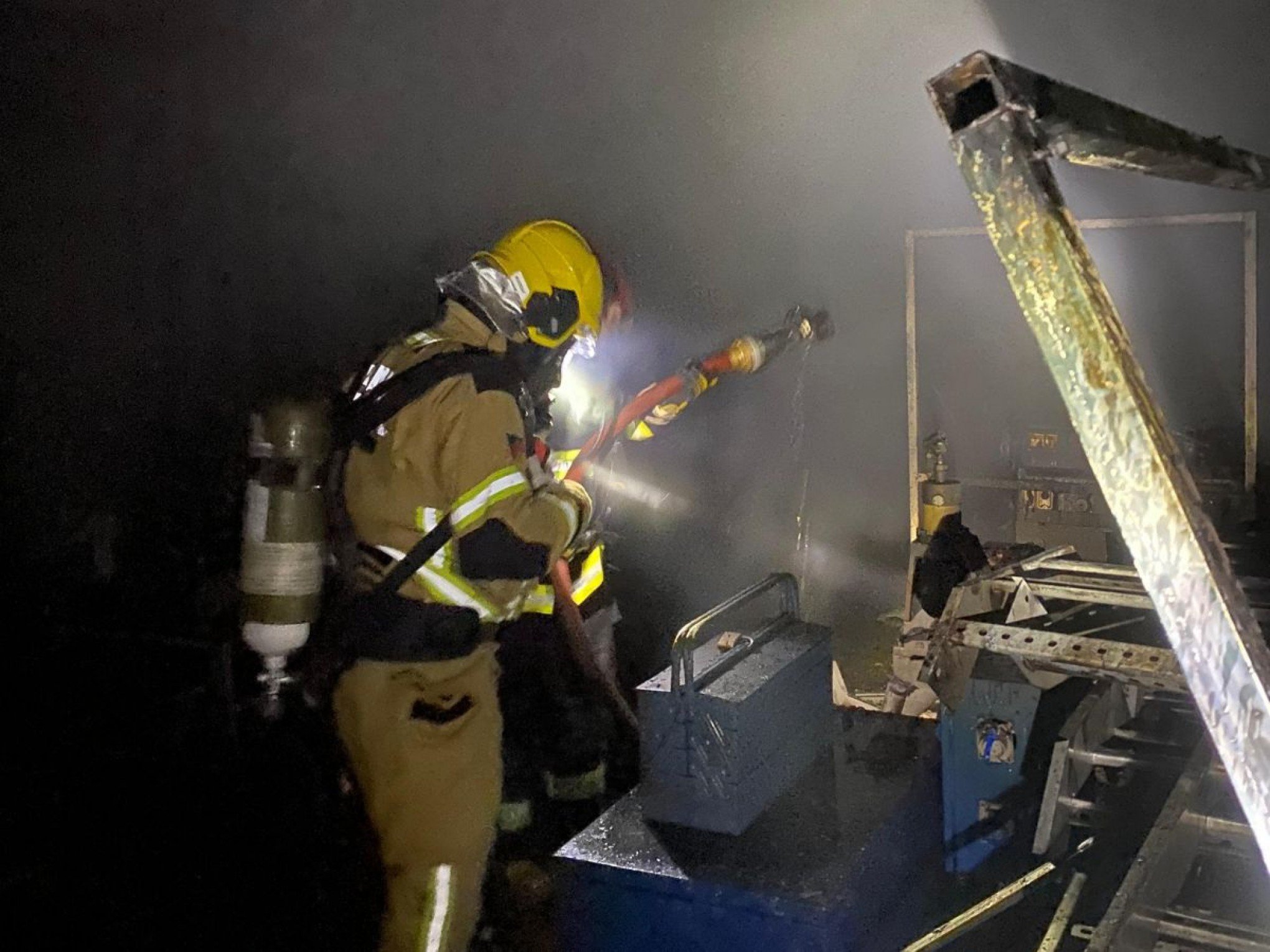 VÍDEO: Depósito de empresa é atingido por incêndio em Igrejinha