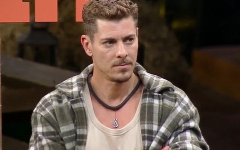 Sidney chamou Sacha de covarde em A Fazenda 16 | abc+