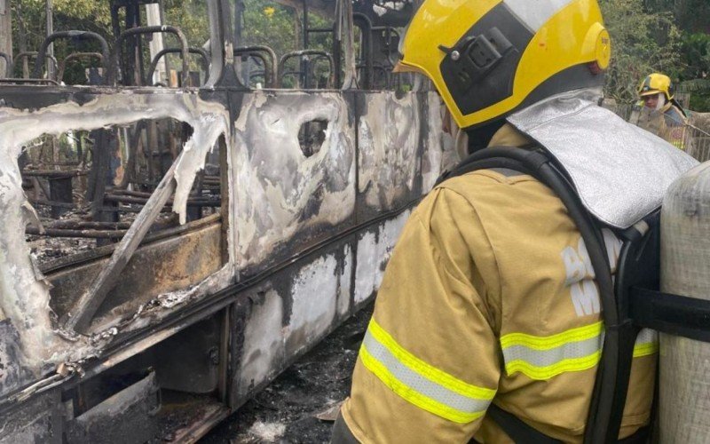 Incêndio em ônibus escolar de Taquara | abc+