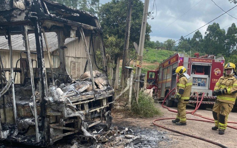 Incêndio em ônibus escolar de Taquara | abc+