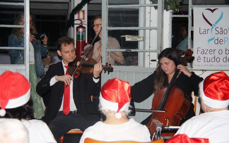 Serenata Acústica com Paula Saraiva e Gabriel Machado