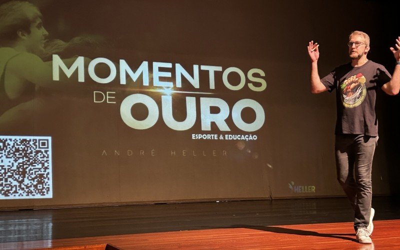 André Heller realiza palestra np Seminário de Educação Física Escolar, em Campo Bom