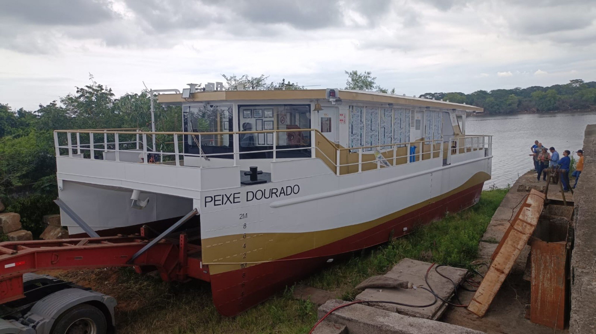 Barco-escola leopoldense chega a Porto Alegre e agora aguarda permissão para navegar