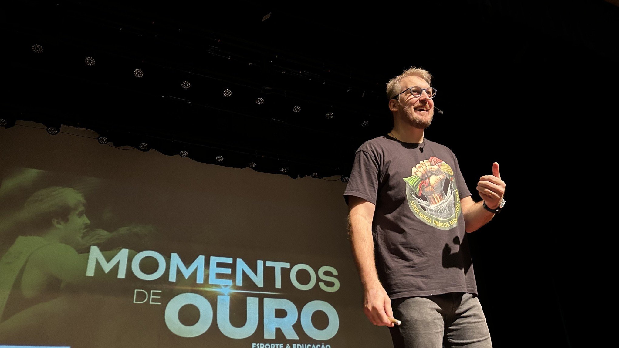 Campeão olímpico celebra educação e esporte como ferramentas de transformação; saiba como foi palestra em Campo Bom