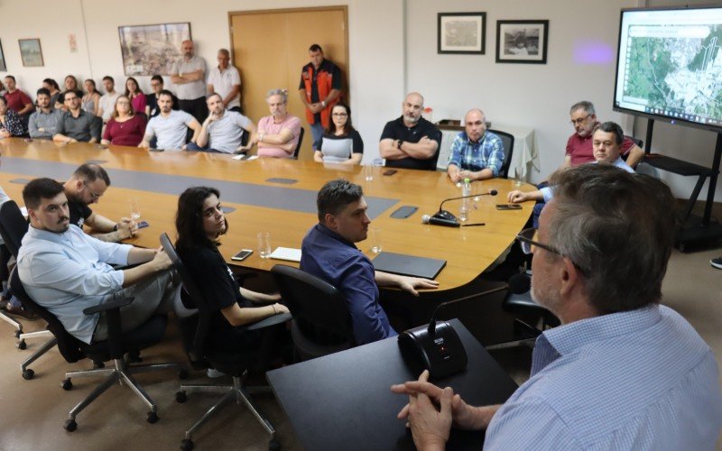 Lançamento da plataforma Geo São Léo ocorreu no gabinete do prefeito Ary Vanazzi