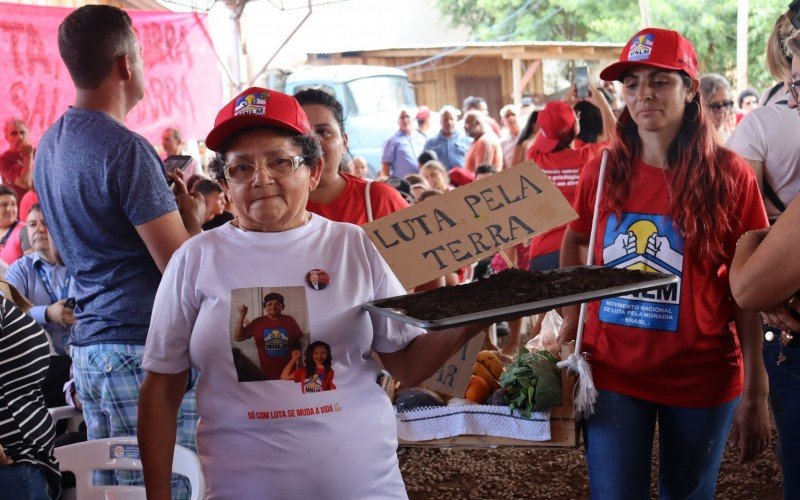 Ato simbólico lembrou a luta por moradia