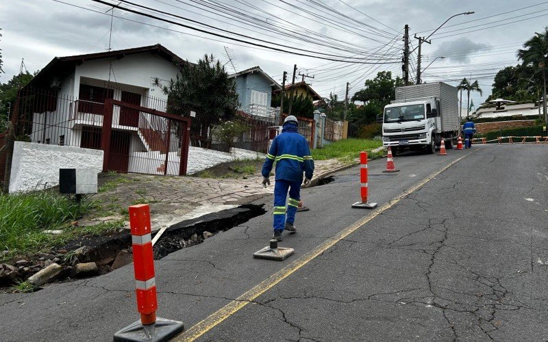 Erosões na Rua Bento Gonçalves, em Novo Hamburgo