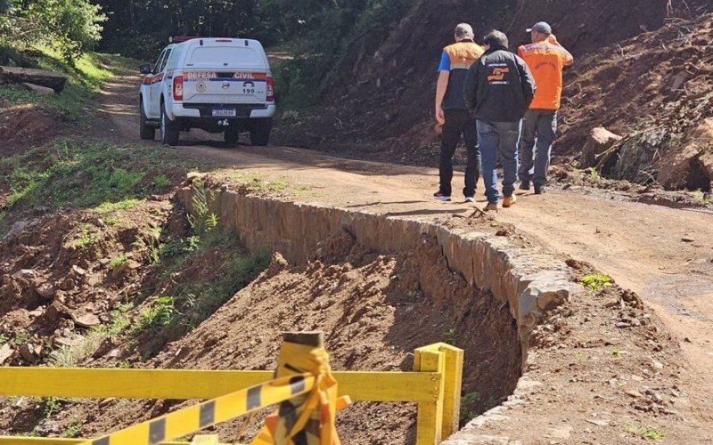 Defesa Civil interdita estradas em Canela após deslizamento e rompimento de adutora