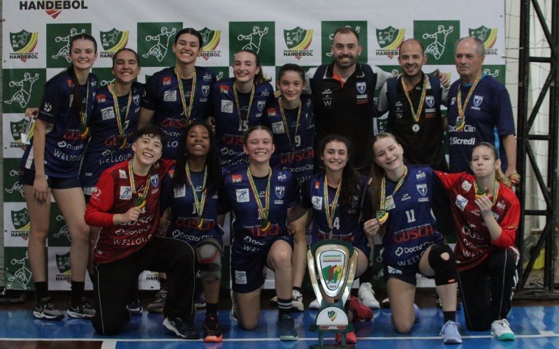 Equipe da LHH/Gusch que conquistou o Estadual da categoria cadete