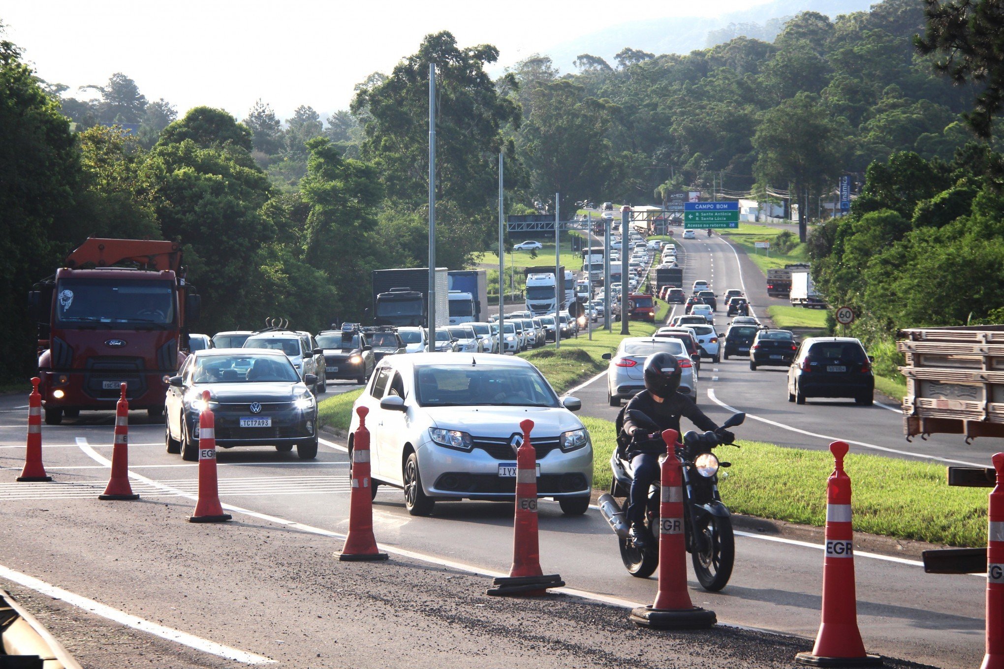 RS-239: Afunilamento de pista causa lentidão diária e transtornos aos motoristas