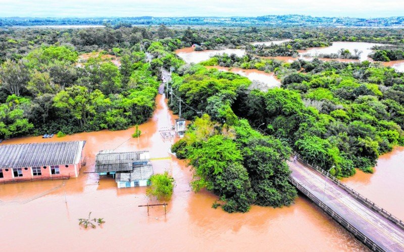 Casa de Bombas da Comusa na enchente