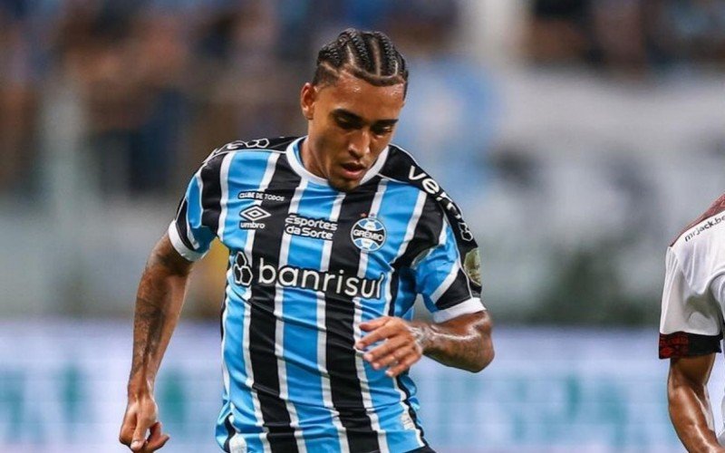 Grêmio encerra contrato com volante Du Queiroz | abc+