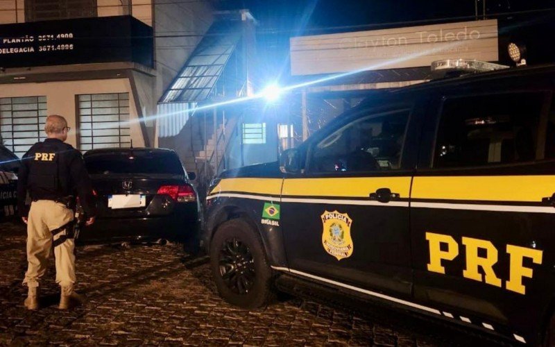 BR-116: Mulher é resgatada de cárcere privado pela PRF após deixar bilhete em posto de gasolina | abc+