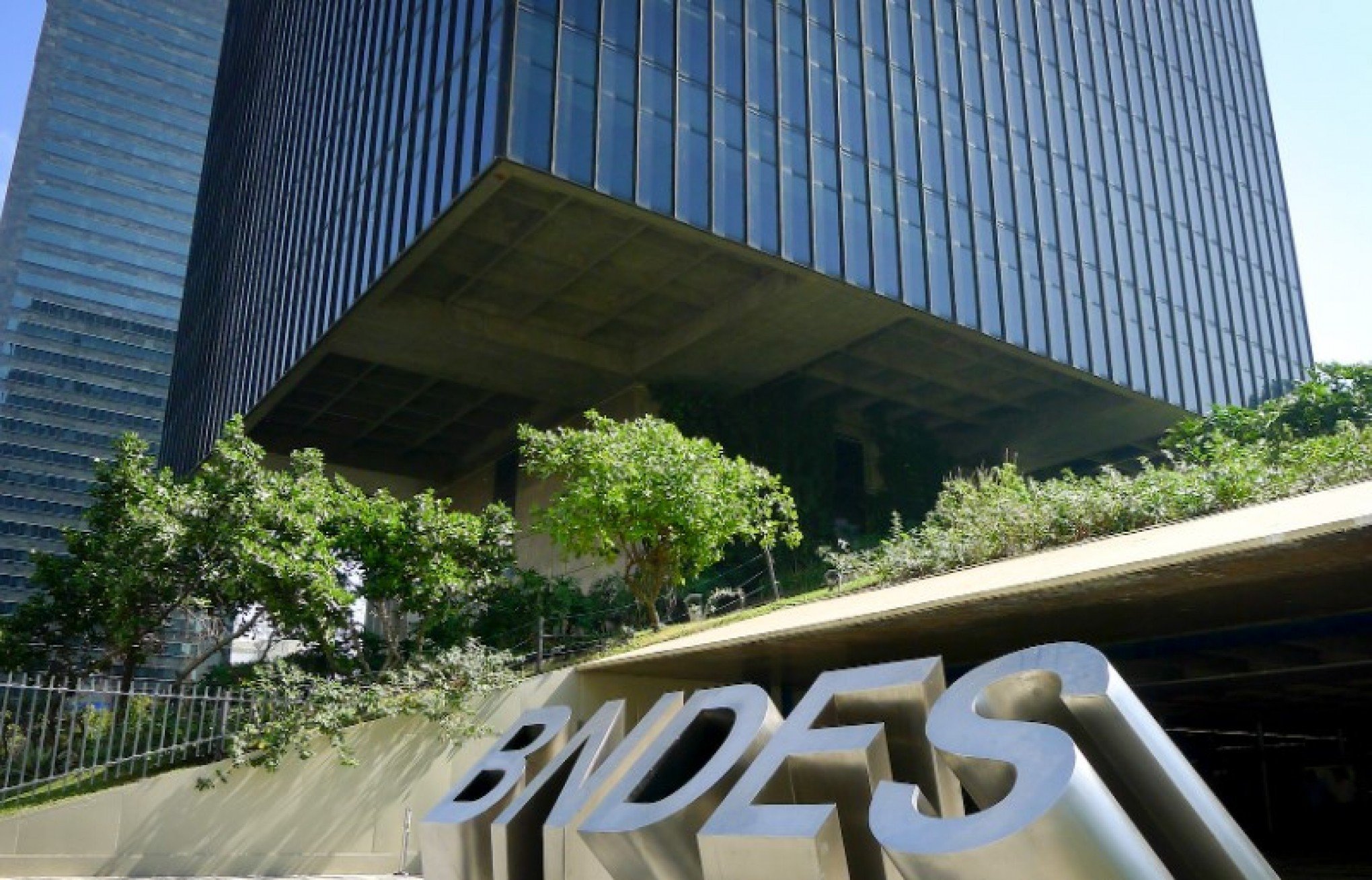 BNDES aprova R$ 141 milhões para capital de giro emergencial de varejista gaúcha