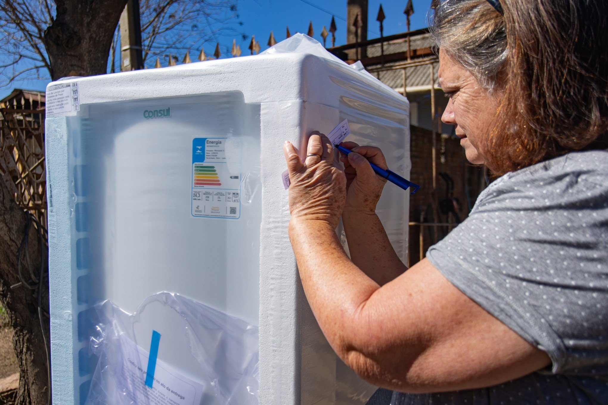 Programa Canoas Volta pra Casa divulga lista de selecionados para retirar geladeiras; confira
