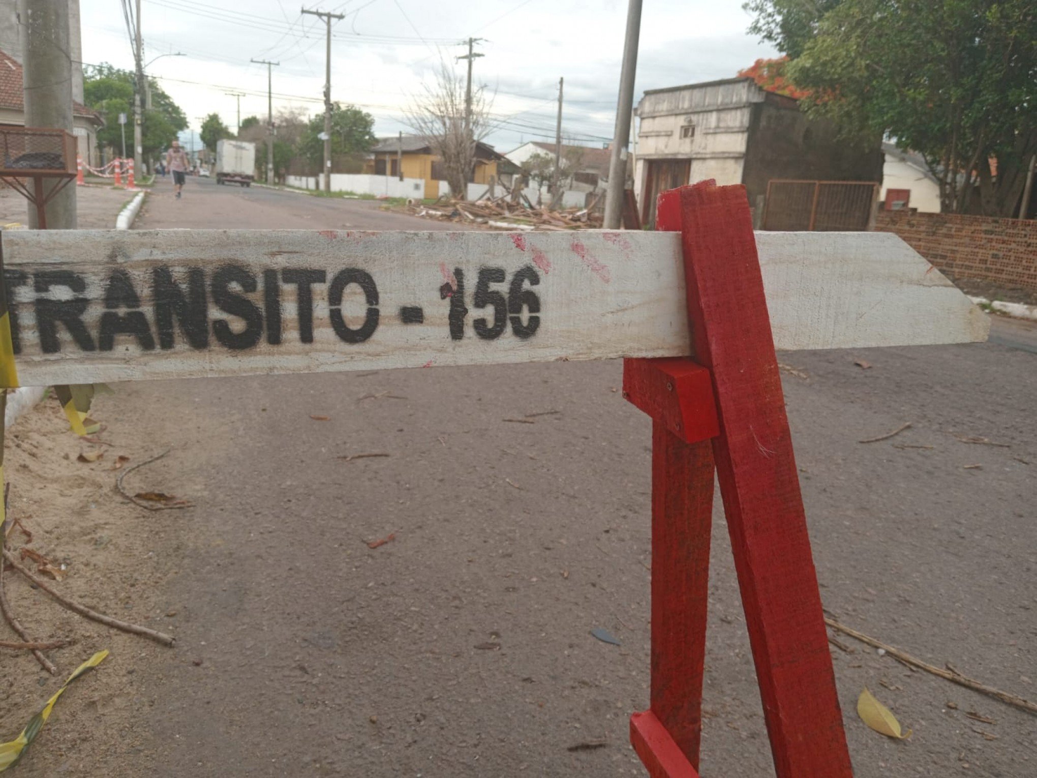 Morte de motociclista que se enroscou em cabo de alta tensão energizado será investigada; saiba o que diz a RGE