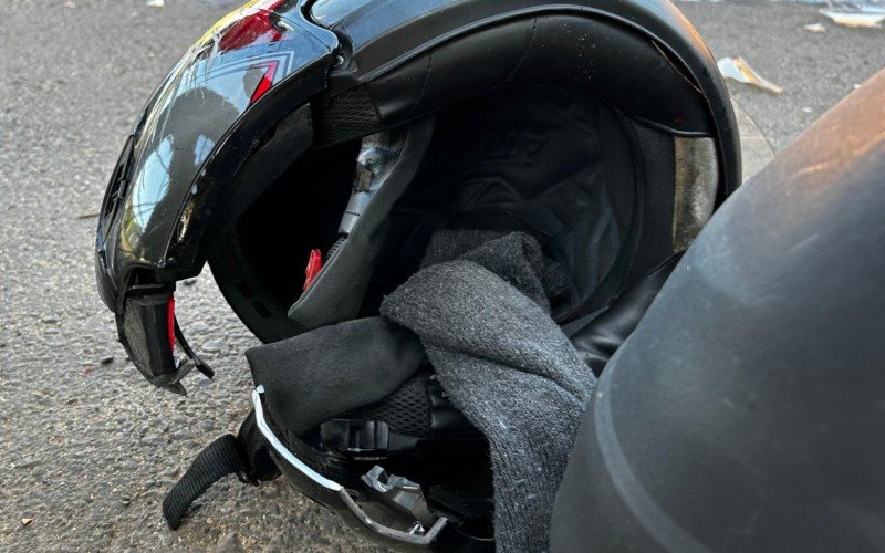 Capacete de motociclista envolvido em acidente quebrou após queda | abc+