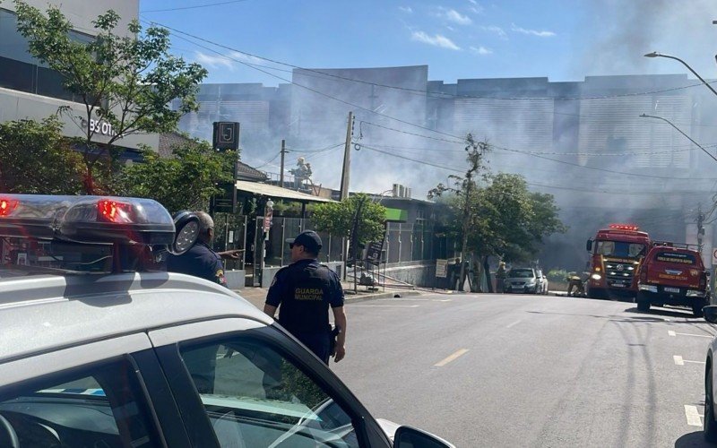 Incêndio atinge clínica no Centro de Novo Hamburgo na tarde desta quarta-feira | abc+