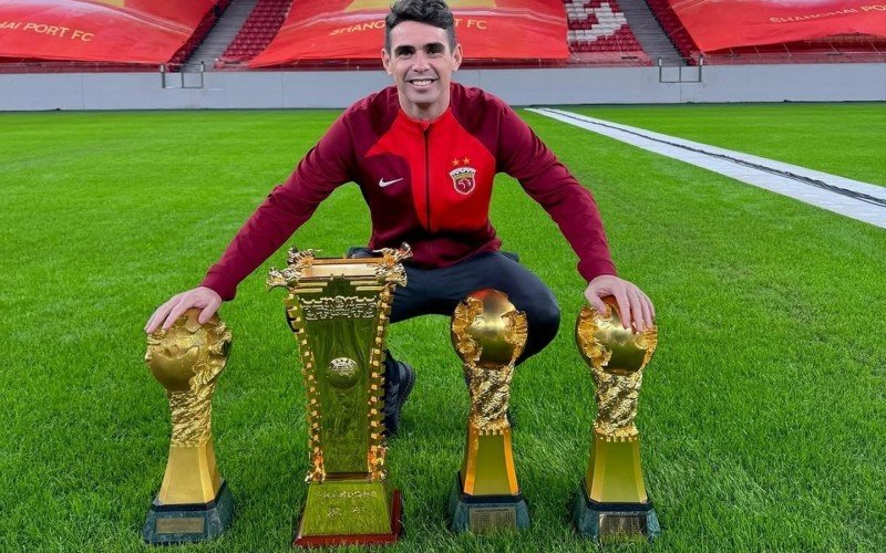Oscar, ex Inter, se emociona em despedida do Shanghai Port após oito anos | abc+