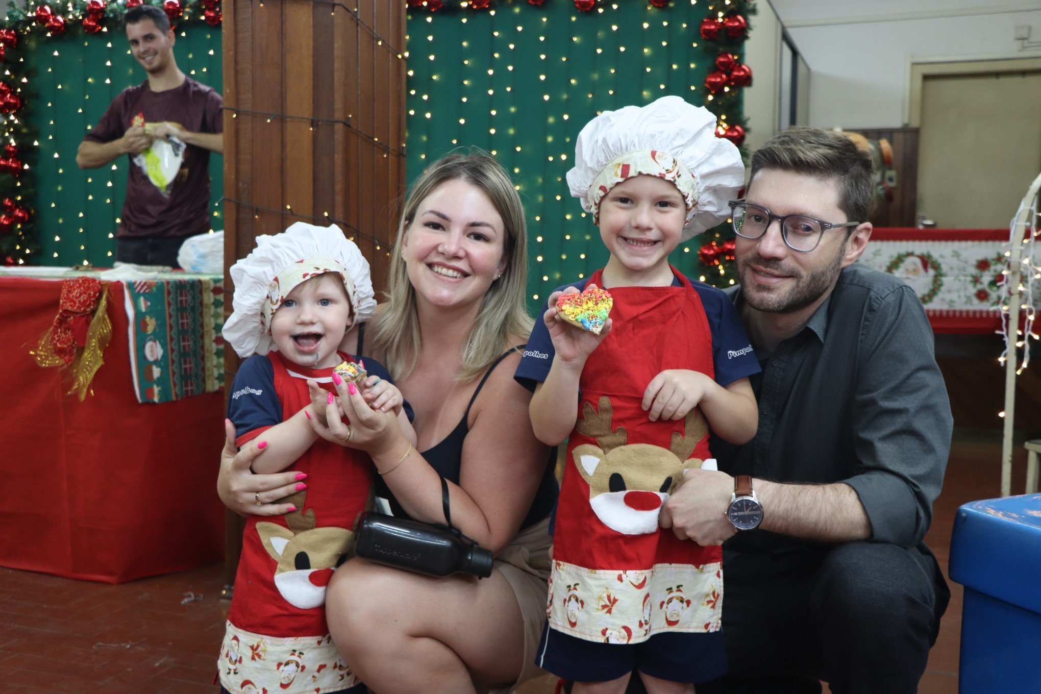 Oficinas gratuitas integram famílias e despertam a criatividade da criançada no Natal de Estância Velha