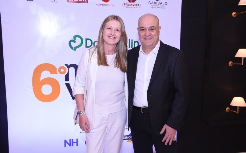 Adriana e Fernando Gusmão durante a cerimônia de premiação do Marcas &Valores Novo Hamburgo, no Swan | abc+