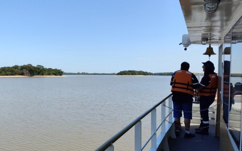 Ex-secretário de Meio Ambiente de São Leopoldo Anderson Etter divulgou as primeiras fotos do barco-escola Peixe Dourado navegando rumo a São Leopoldo