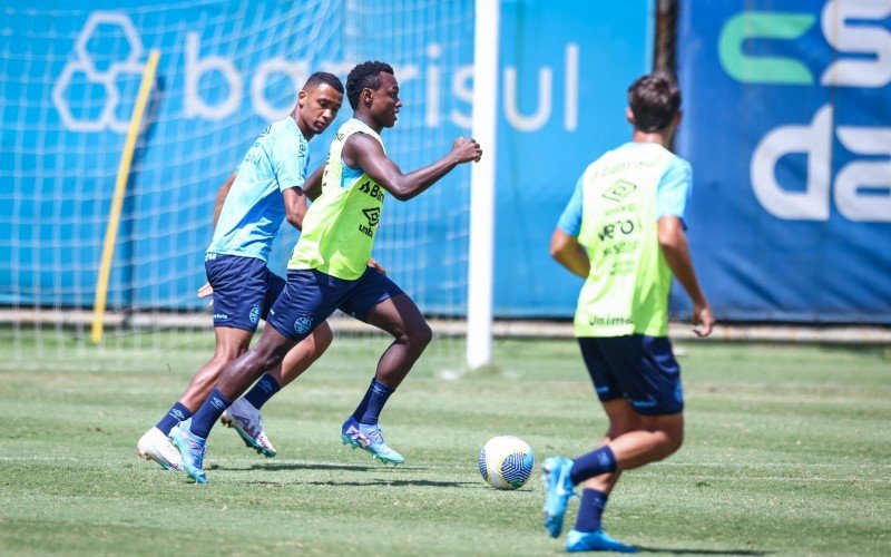 Com Nathan Fernandes em campo, Grêmio enfrenta a seleção do Uruguai em amistoso | abc+