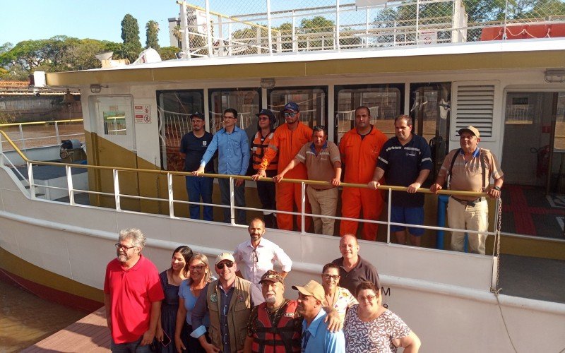 Barco-escola Peixe Dourado chega em São Leopoldo