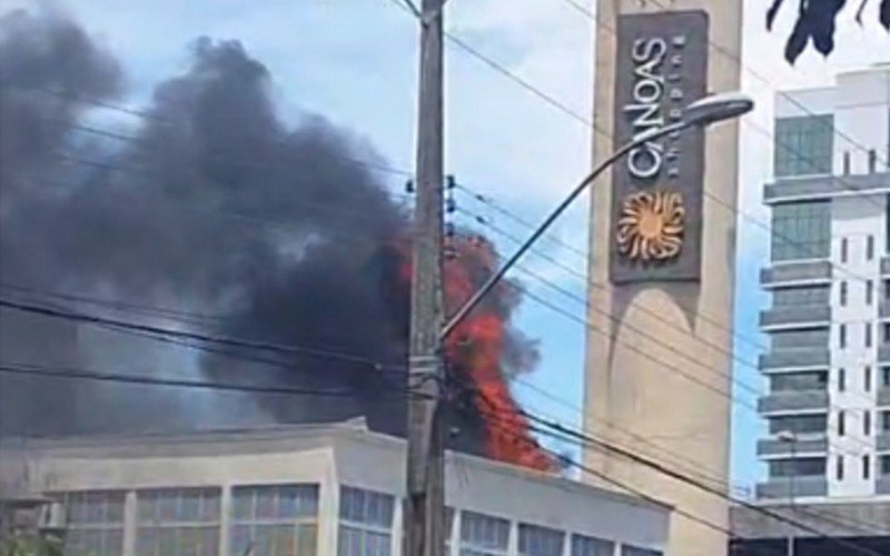 Incêndio atinge o Canoas Shopping