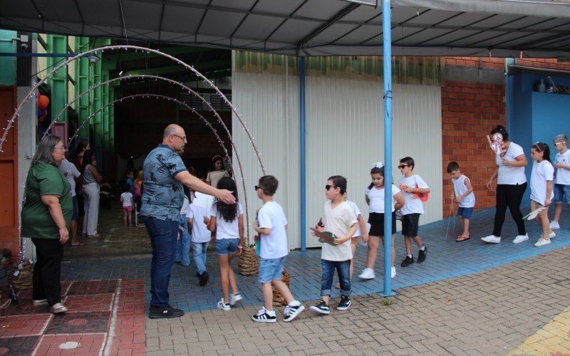 Noite ainda contou com diversas apresentações na Festa da Família