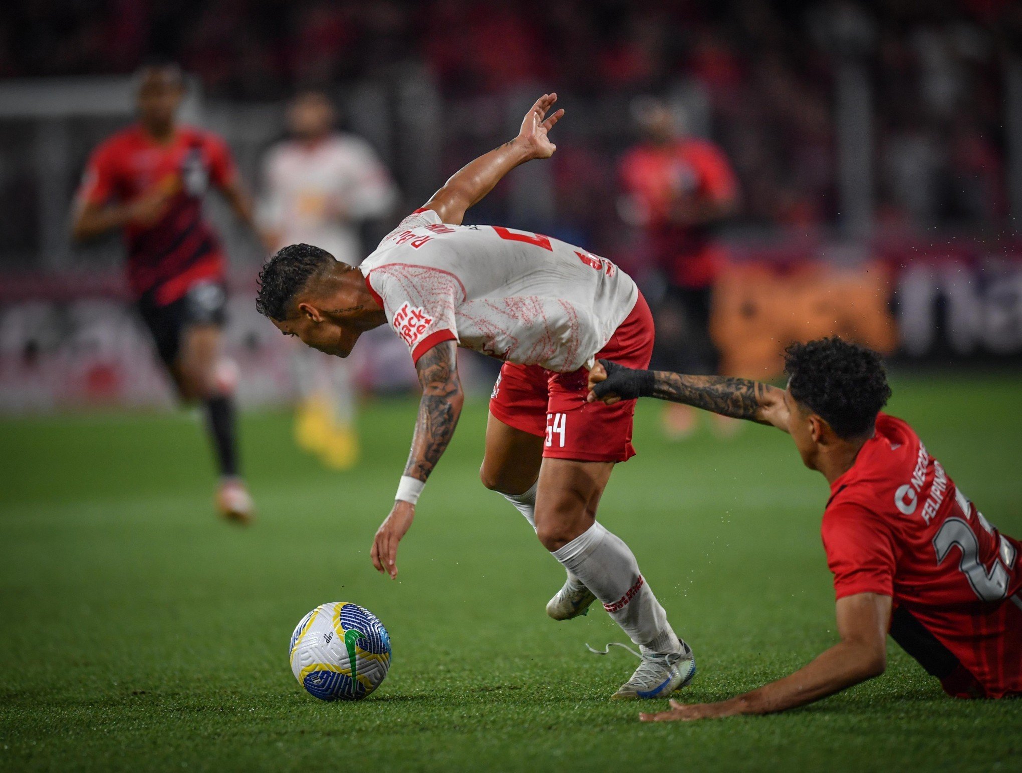 Como fica a disputa contra a degola no Brasileirão na última rodada? Veja contas e probabilidades
