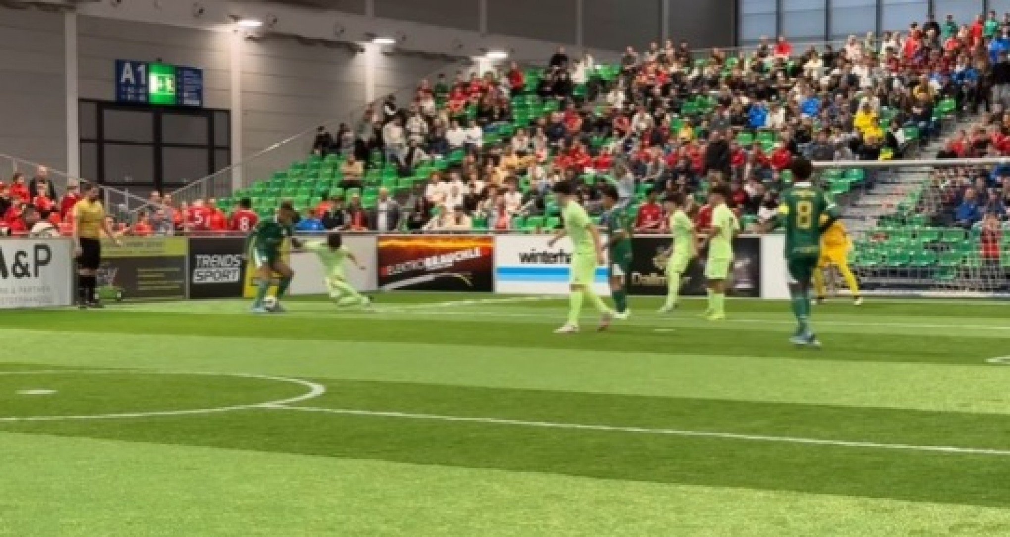 VÍDEO: Sub-14 do Palmeiras dá show com dribles e golaços na Europa