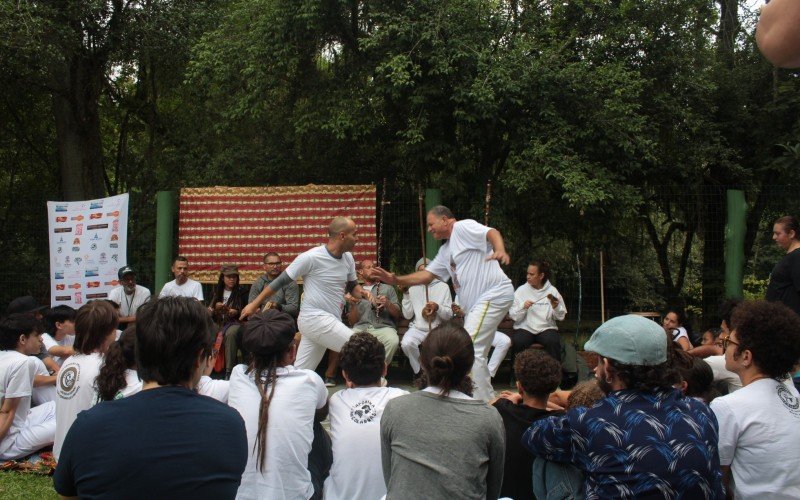 Entre as atividades do Fesla está a roda de capoeira