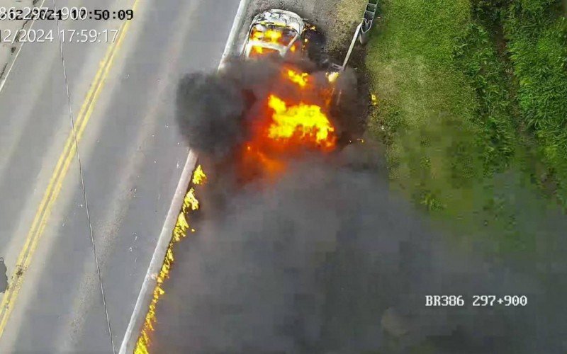 Carro pegou fogo na BR-386 neste domingo | abc+