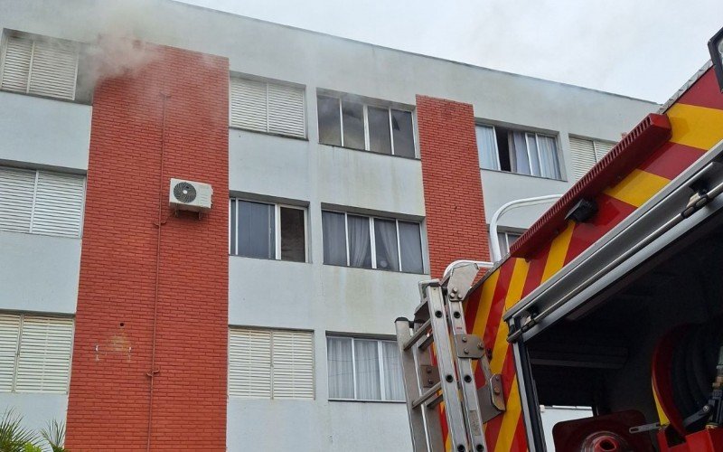 Idosa morreu durante incêndio dentro de apartamento em Florianópolis, Santa Catarina