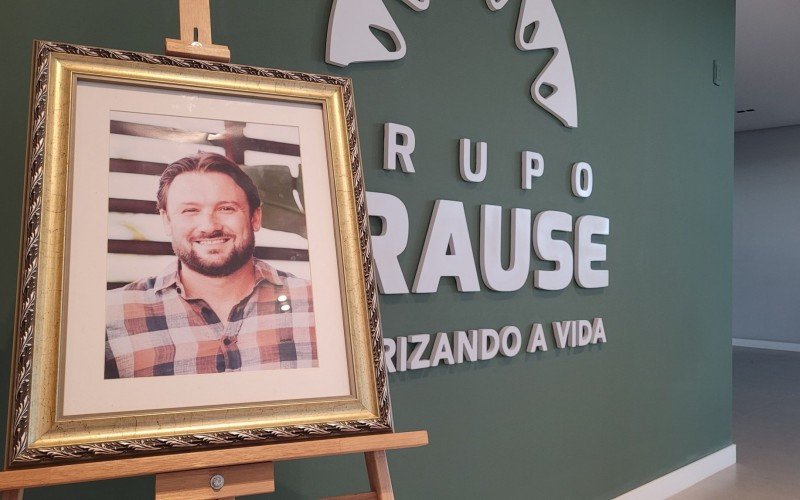 Pai descreve piloto de Novo Hamburgo que morreu em queda de avião e desabafa: "Perdi um parceiro"