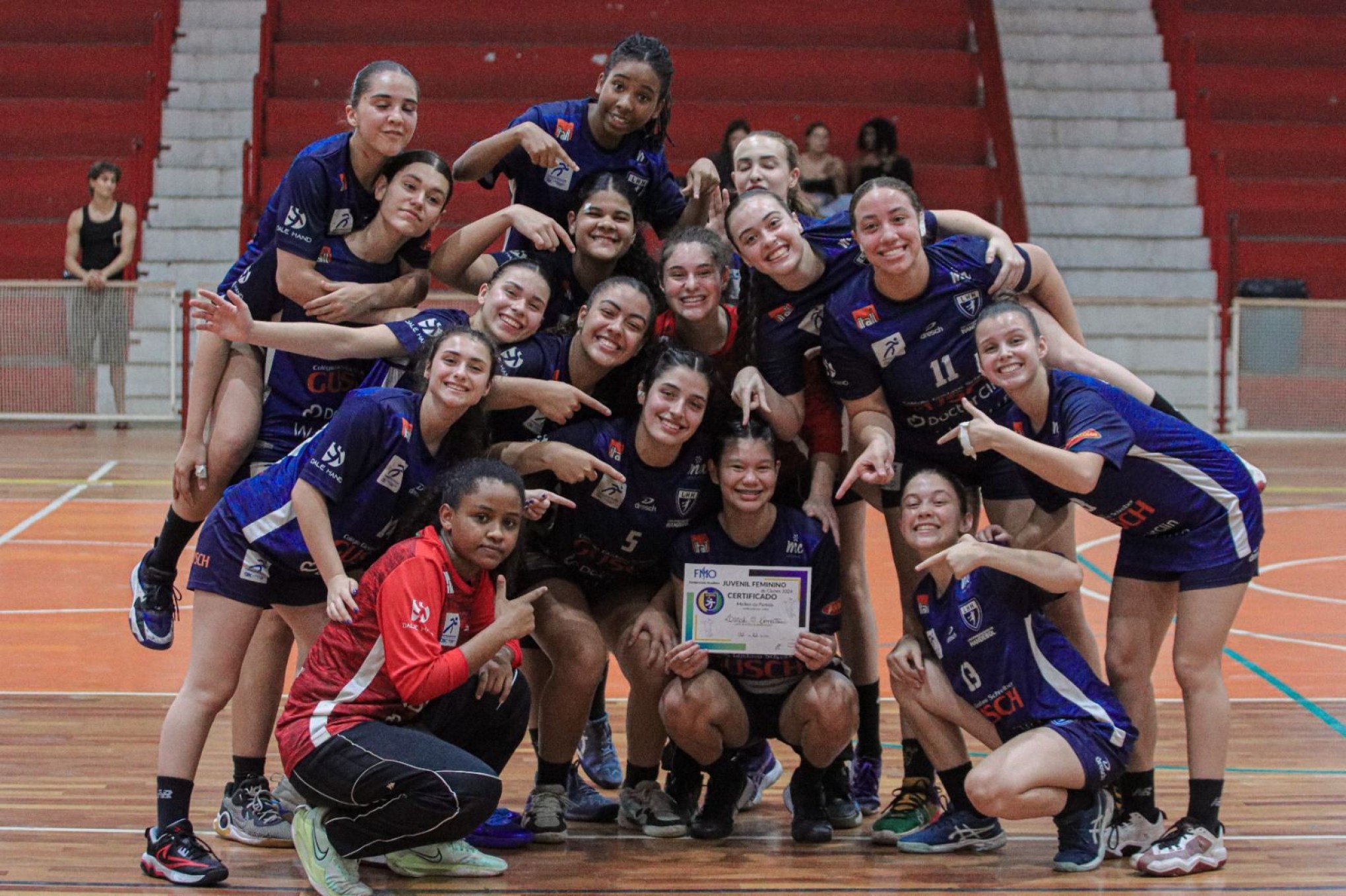 LHH/Gusch entre as 10 melhores equipes de handebol do País