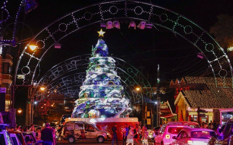 Show de Acendimento das Luzes, na Avenida das Hortênsias