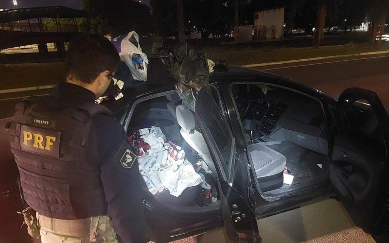 Dupla foi presa durante abordagem da PRF na BR-116, em Porto Alegre | abc+