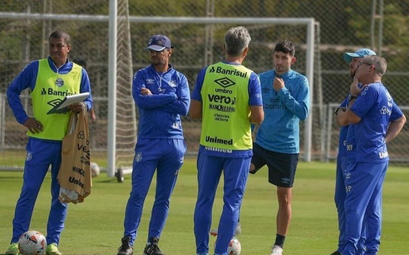 Grêmio anuncia pacotão de dispensas da comissão técnica | abc+