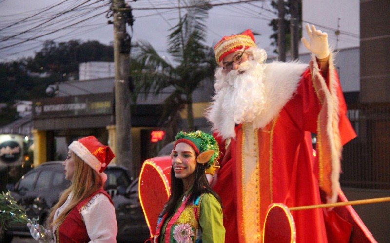 Teatro Luz & Cena se apresentou e brincou com as crianças