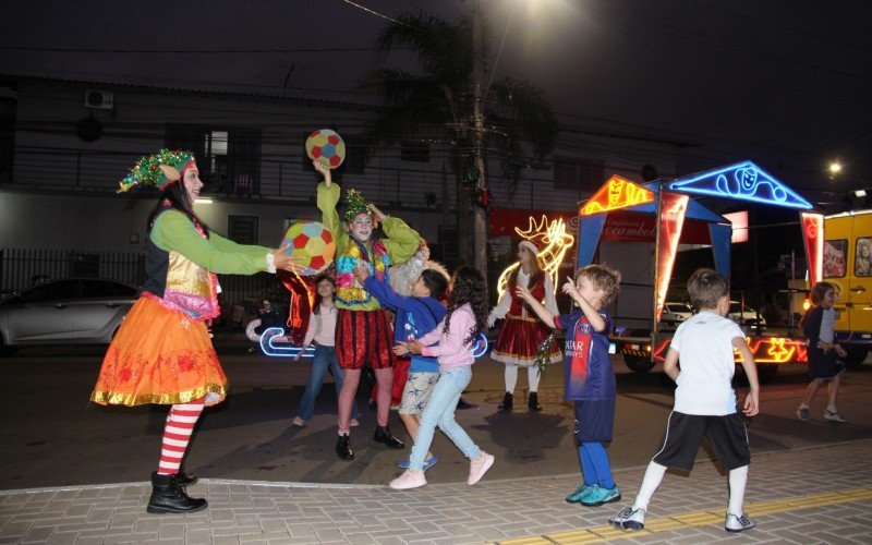 Teatro Luz & Cena se apresentou e brincou com as crianças