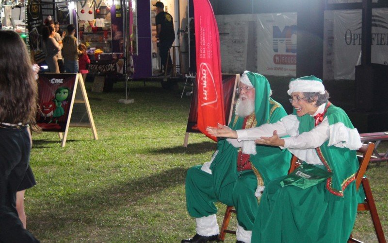 Papai e Mamãe Noel receberam pedidos de Natal