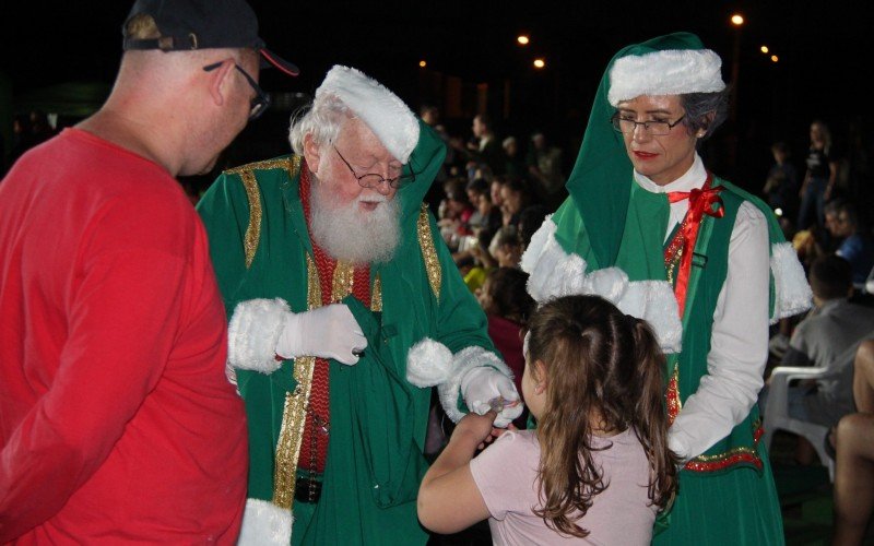 Papai e Mamãe Noel receberam pedidos de Natal