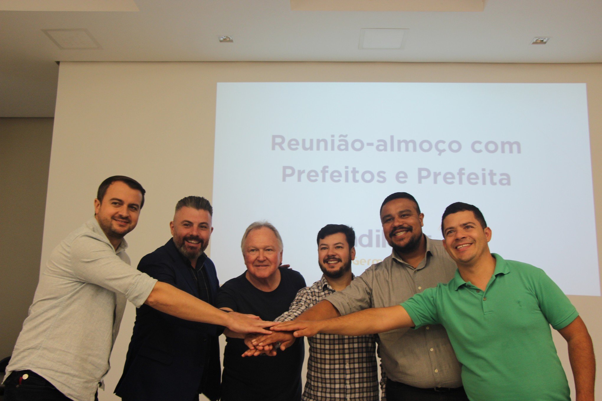 Desenvolvimento econômico regional é tema de encontro entre Sindilojas Vale Germânico e prefeitos