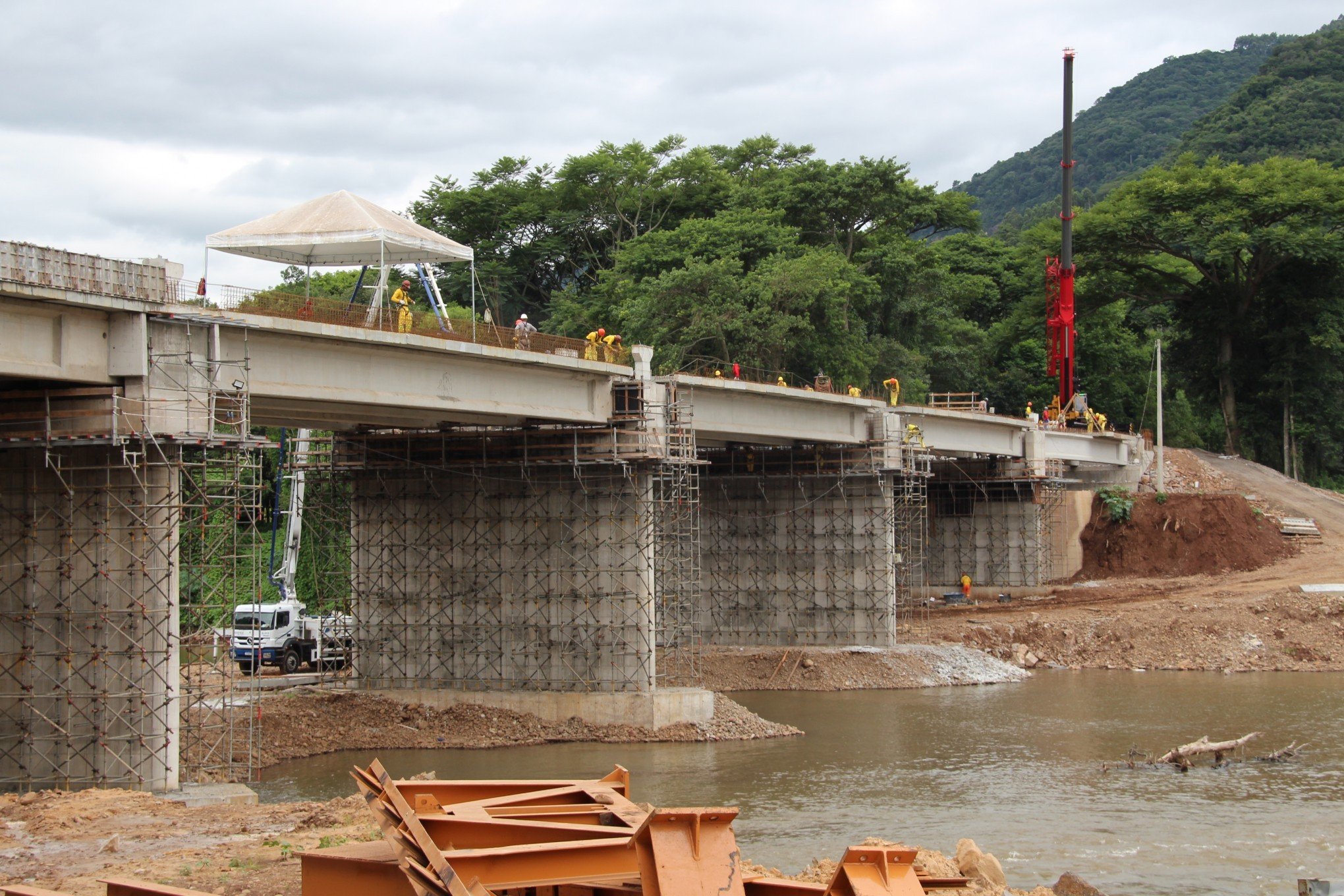 Liberação do trânsito na ponte sobre o Rio Caí ganha data para acontecer; veja imagens